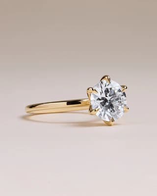 Moissanite diamond