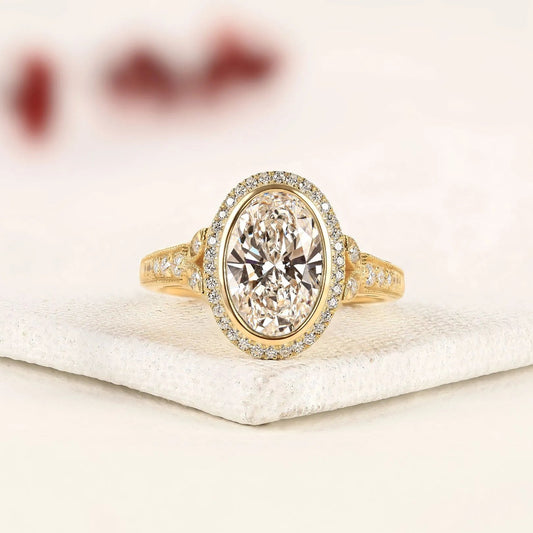 Oval Cut Halo Moissanite Diamond Engagement Ring in Gold – Vintage Beauty with Timeless Sparkle