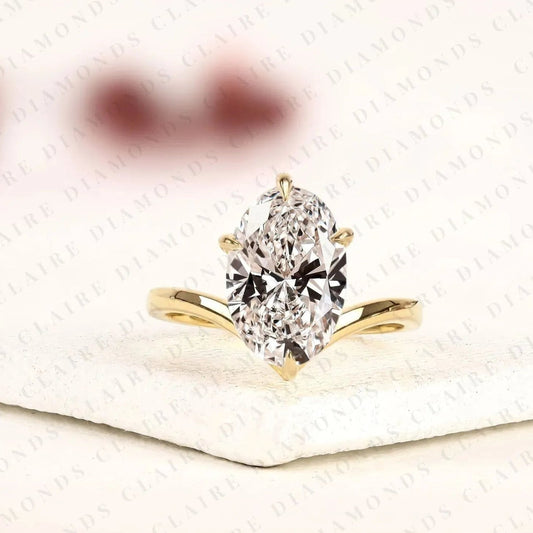 Oval Cut Solitaire Moissanite Diamonds Engagement Ring in Gold – Graceful Elegance with Timeless Brilliance