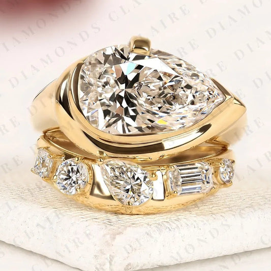 Pear Cut Lab Grown Diamond Bridal Ring Set Bezel Set Engagement Ring Gold Matching Wedding Band Modern Statement Ring IGI Certified Diamond Jewelry.