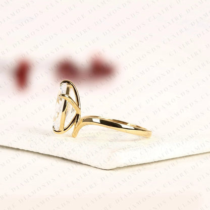 Oval Cut Solitaire Lab Grown Diamonds Engagement Ring in Gold – Graceful Elegance with Timeless Brilliance