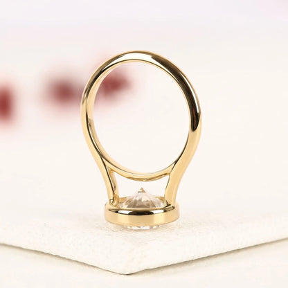 Luxury Round Brilliant Lab Grown Diamond Solitaire Engagement Ring with Timeless Modern Elegance