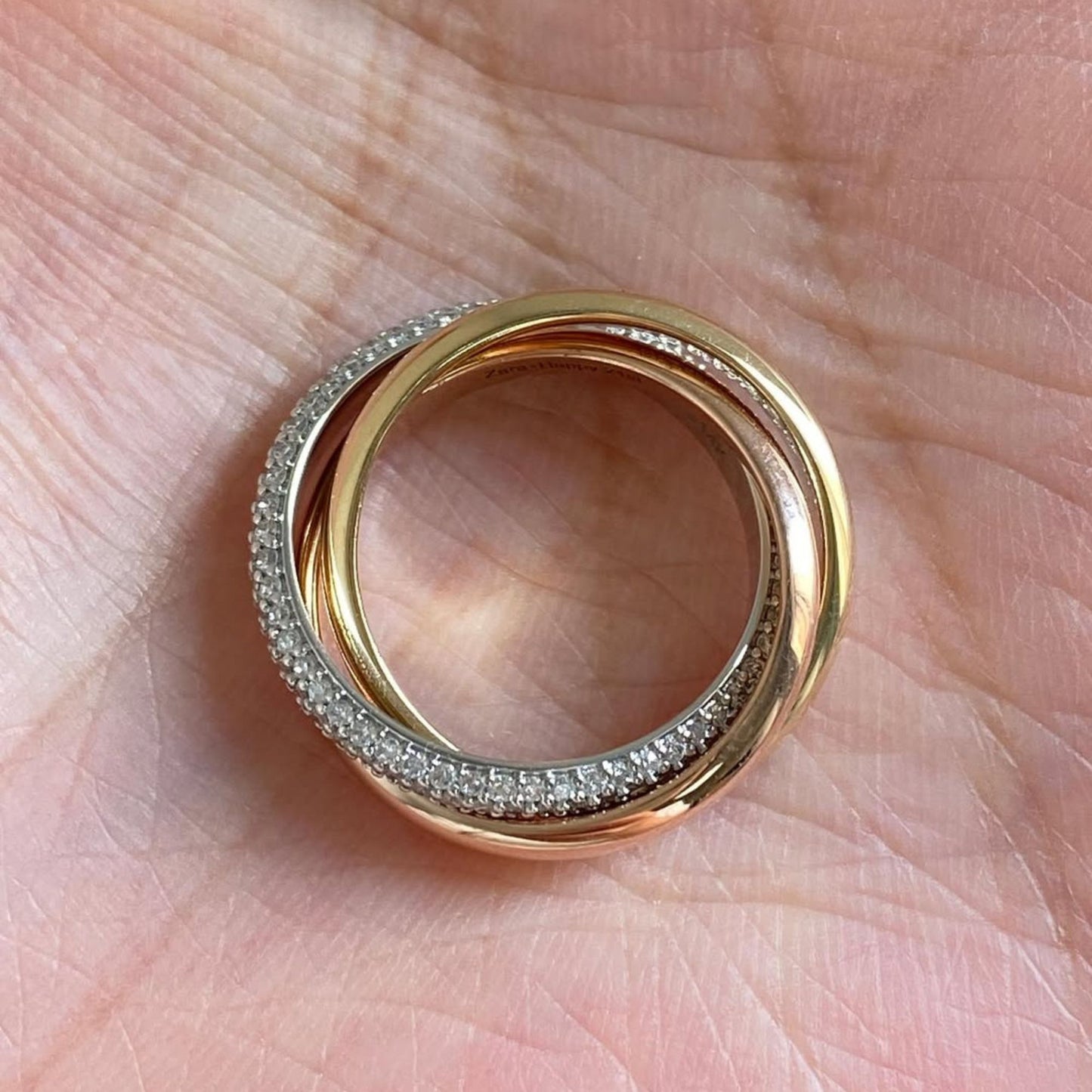1.40 tcw elegant criss-cross pavé moissanite diamond ring in dualtone gold minimal luxury band