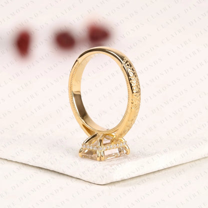 Emerald Cut Engagement Ring – photo 3