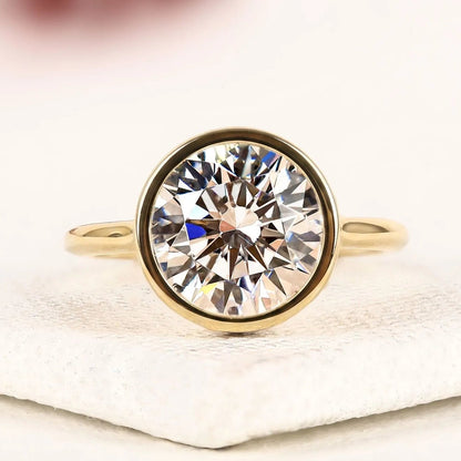 Luxury Round Brilliant Lab Grown Diamond Solitaire Engagement Ring with Timeless Modern Elegance