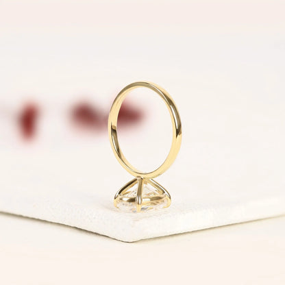 Oval Lab Grown Diamond Solitaire Ring for Modern Engagements and Lasting Love