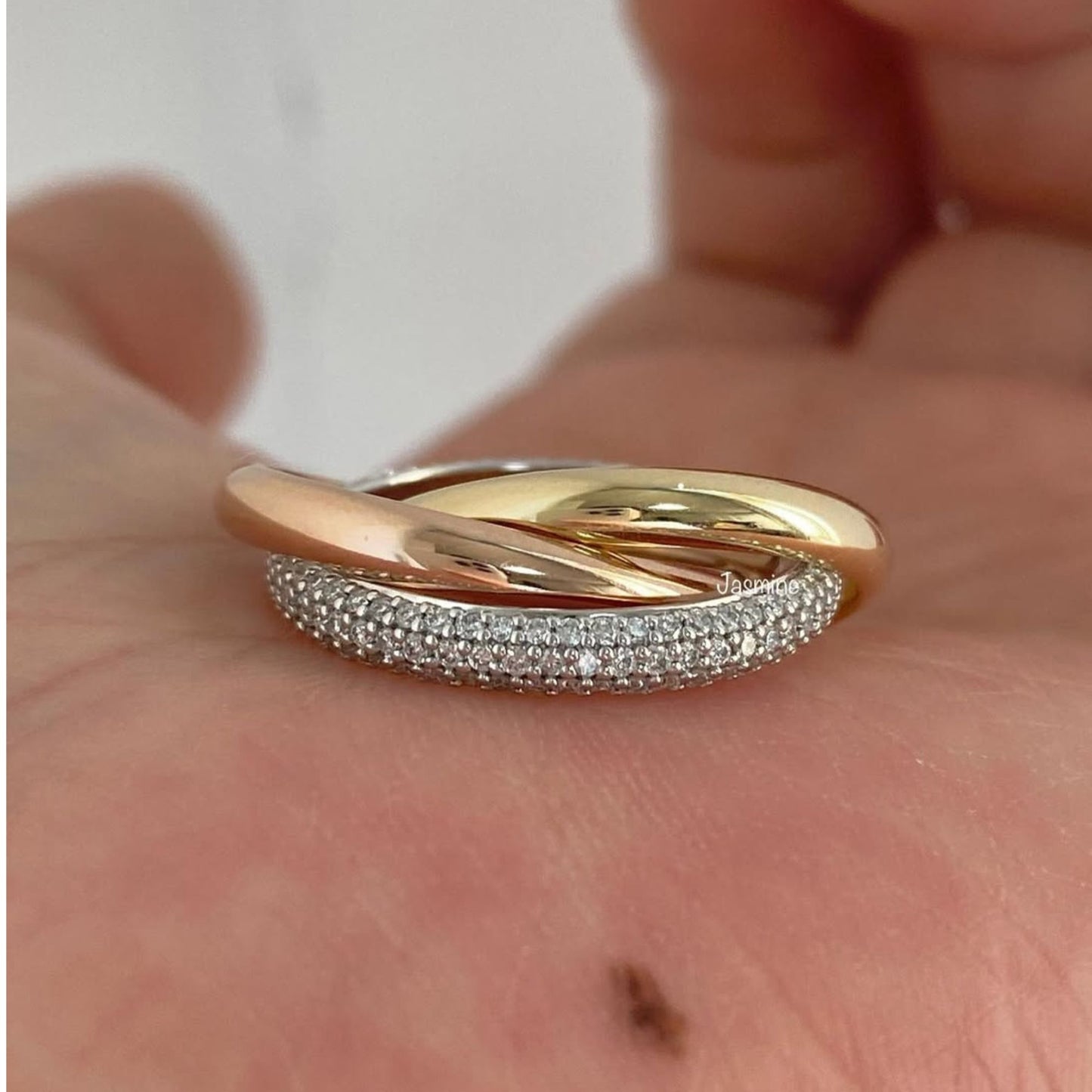 1.40 tcw elegant criss-cross pavé moissanite diamond ring in dualtone gold minimal luxury band