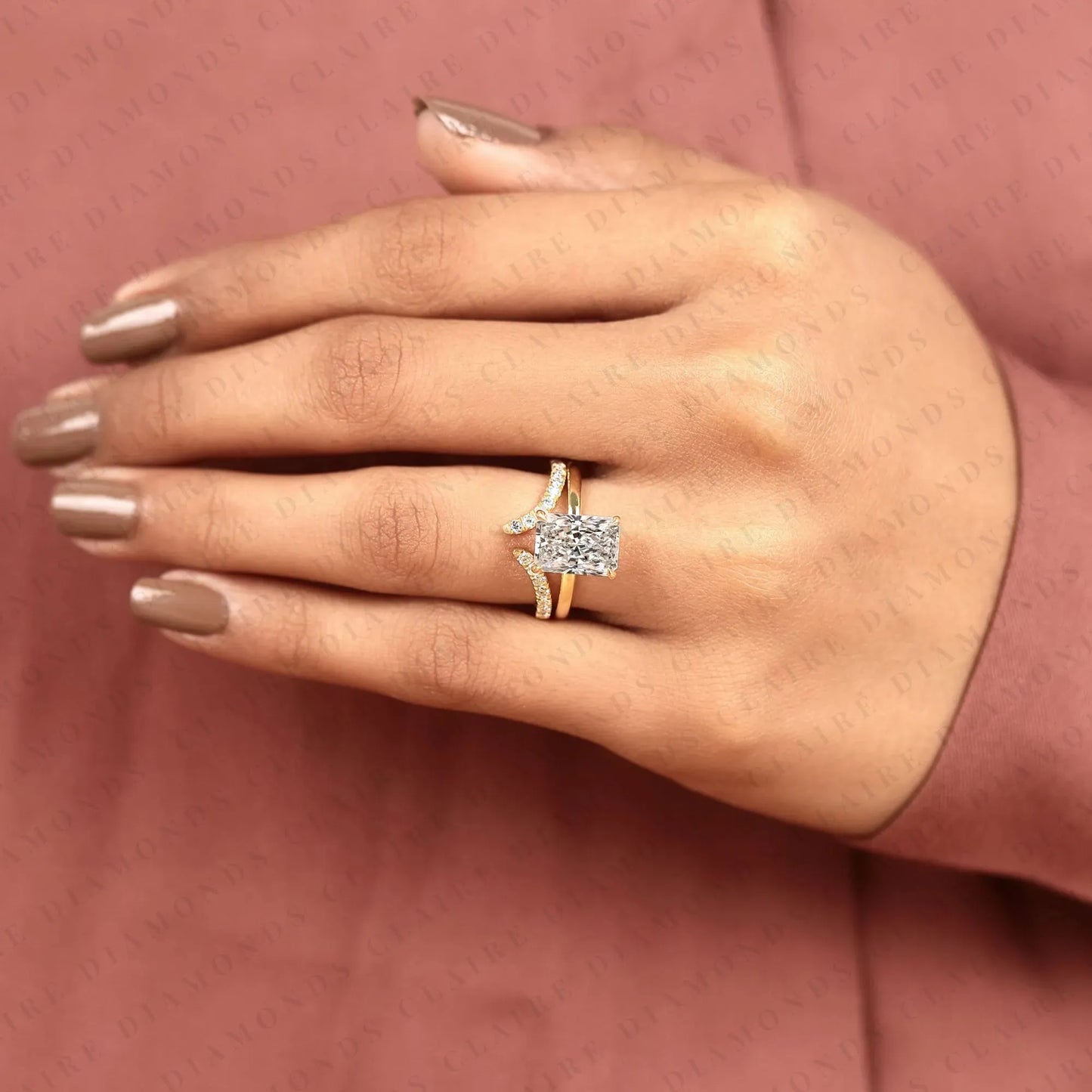 radiant cut lab grown diamond bridal ring set | matching chevron wedding band engagement ring