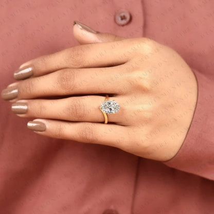Oval Cut Solitaire Lab Grown Diamonds Engagement Ring in Gold – Graceful Elegance with Timeless Brilliance