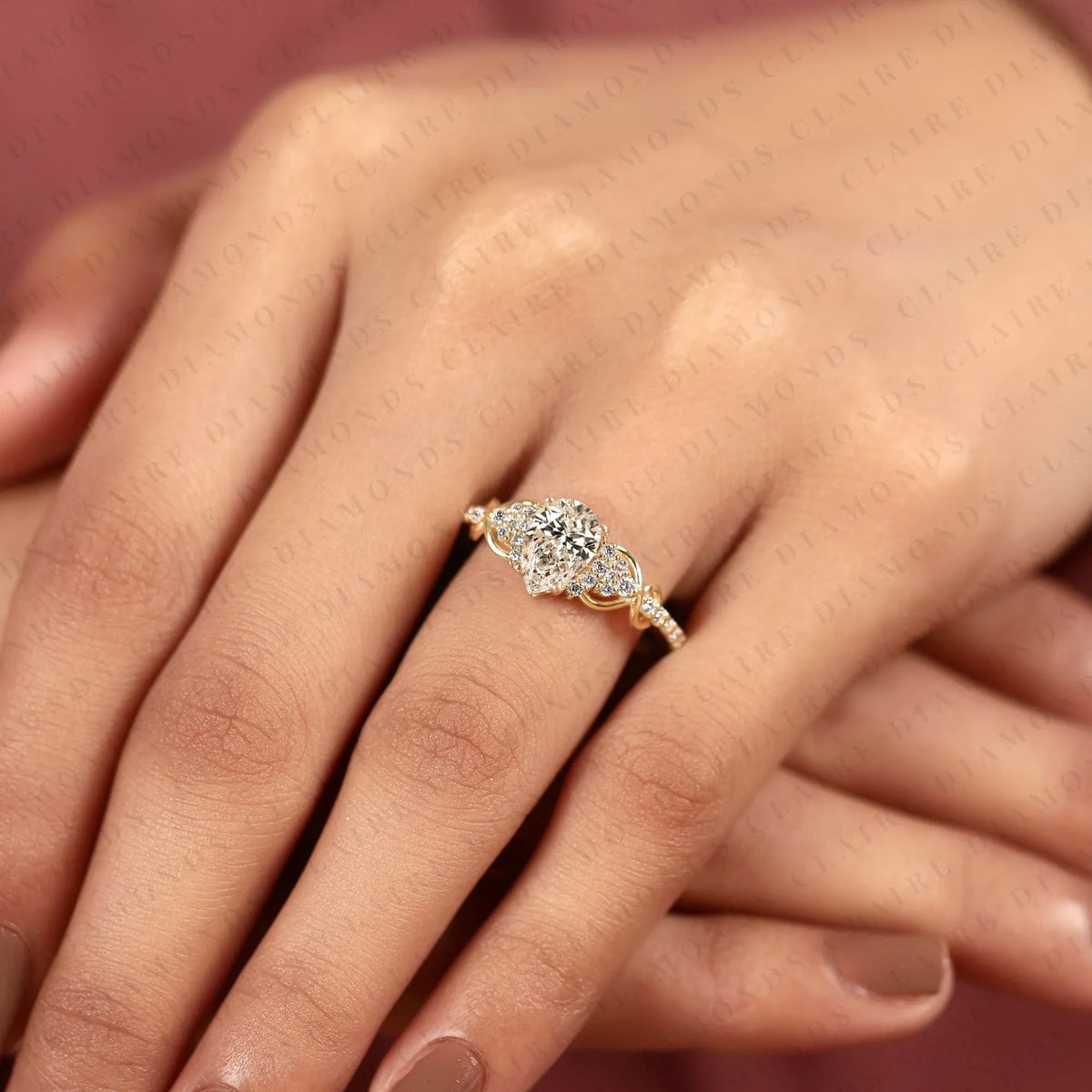 Pear Cut Lab Grown Diamond Engagement Ring Vintage Gold Halo Ring with Pave Side Stones Elegant Wedding Ring for Women