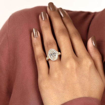 Oval Cut Halo Lab Grown Diamond Engagement Ring in Gold – Vintage Beauty with Timeless Sparkle