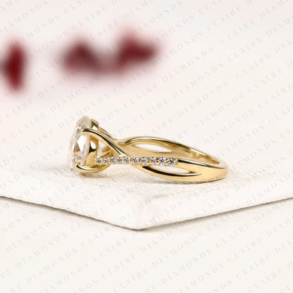 Pear Cut Lab Grown Diamond Engagement Ring | Yellow Gold Split Shank Pavé Ring | Modern Elegant Bridal Jewelry | Unique Solitaire Engagement Ring