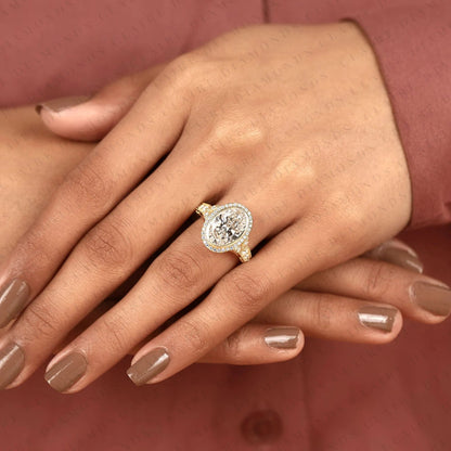 Oval Cut Halo Lab Grown Diamond Engagement Ring in Gold – Vintage Beauty with Timeless Sparkle