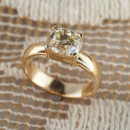 Old Mine Cushion Cut Moissanite Engagement Ring Solitaire Gold Wedding Ring