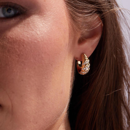 0.80 TCW Round Cut Lab Grown Diamond Huggie Hoop Earring Elegant Twist Design