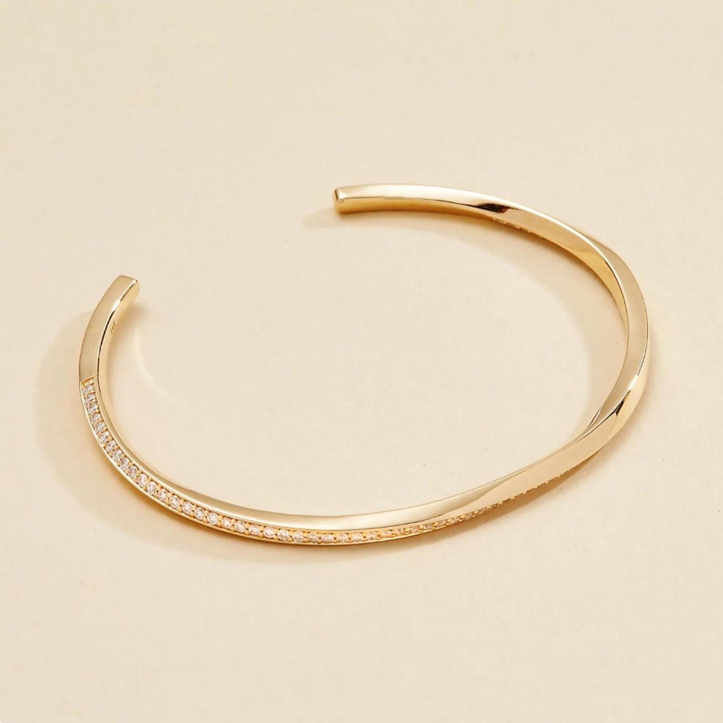 1.00 tcw round gold twisted bangle bracelet lab-grown diamond statement jewelry