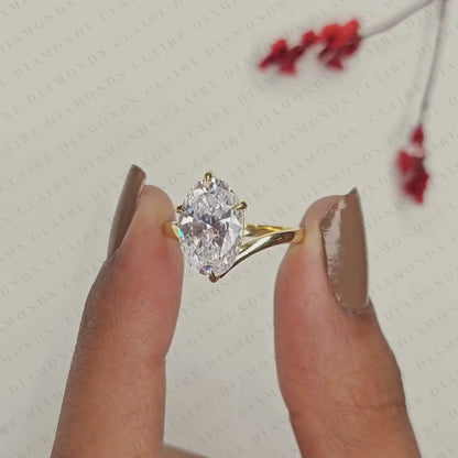 Oval Cut Solitaire Lab Grown Diamonds Engagement Ring in Gold – Graceful Elegance with Timeless Brilliance