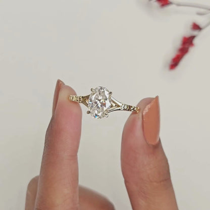 Oval Cut Moissanite Diamond Engagement Ring Vintage Floral Gold Ring Nature Inspired Solitaire Promise Ring for Women
