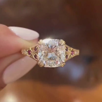 Stylish gold diamond ring 