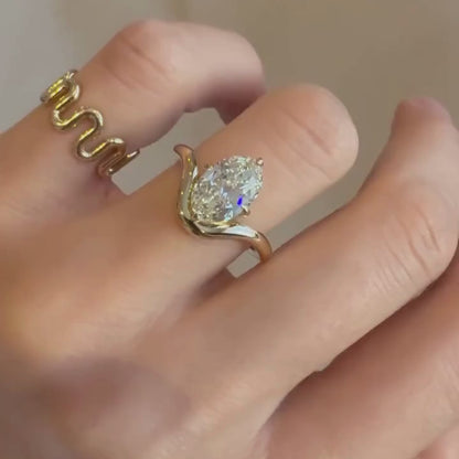 Oval Cut Moissanite Engagement Ring Curve Band Solitaire Wedding Ring