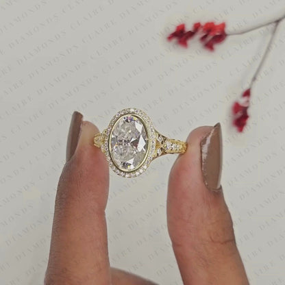 Oval Cut Halo Lab Grown Diamond Engagement Ring in Gold – Vintage Beauty with Timeless Sparkle