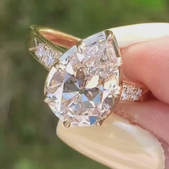 golden_diamond_ring