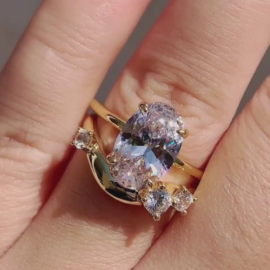 Diamond ring elegant reflection lighting