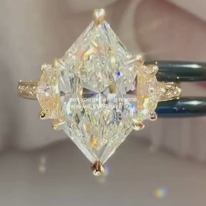 Stylish gold diamond ring for women