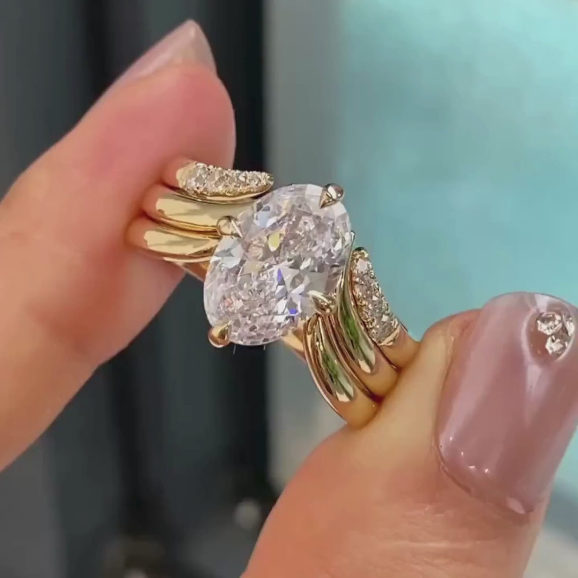 golden diamond ring 